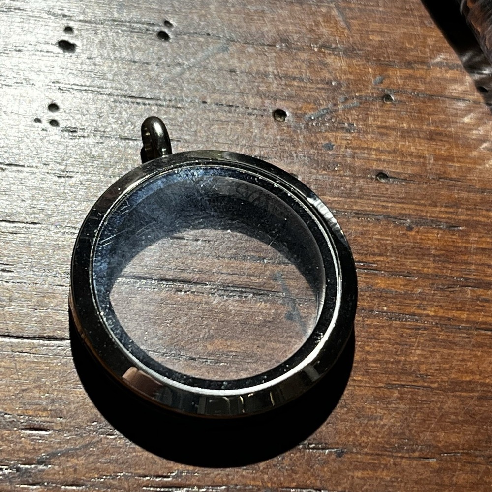 Authentic Origami Owl Large Silver Hinge Locket/preowned